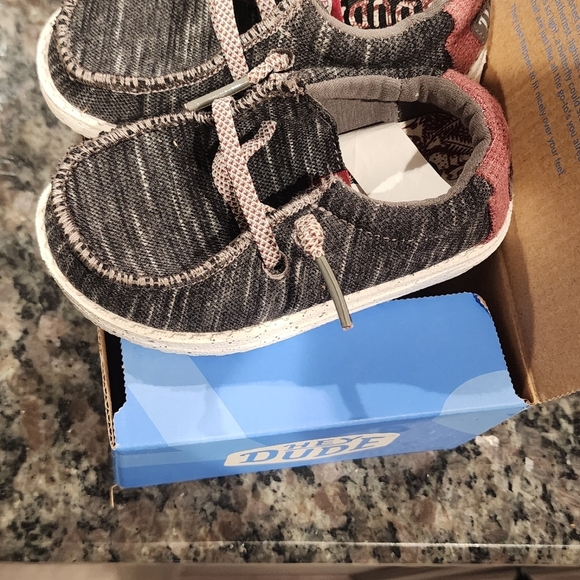 Hey Dude Kids Gray Shoes 5 - Picture 3 of 5